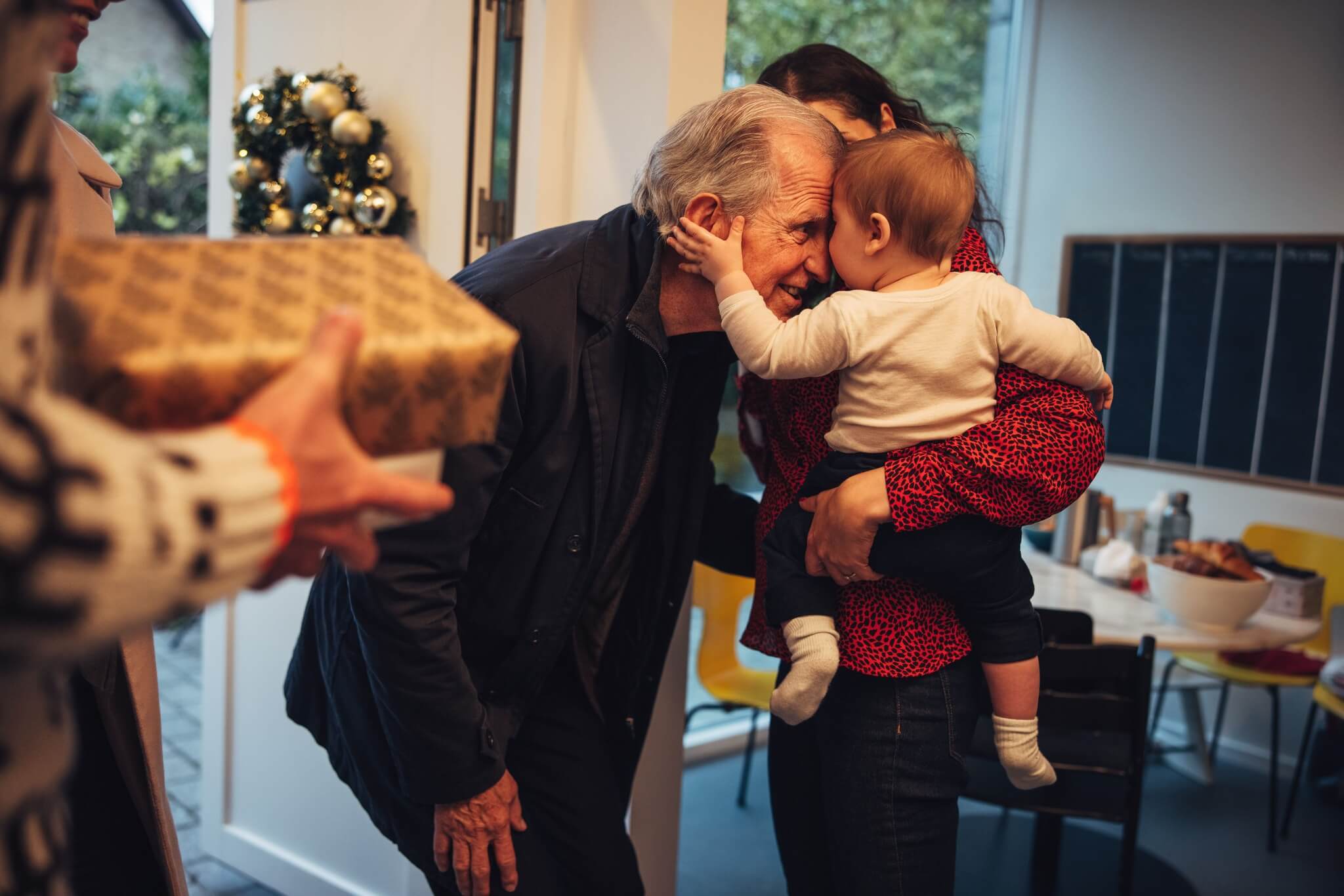 4 Things to Watch While Spending Time with Aging Loved Ones This Season